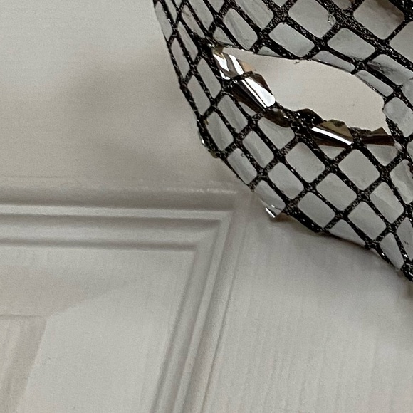 Silver Mosaic Style Bling Eye Mask w/White Ribbon Tie Decor - Picture 6 of 12